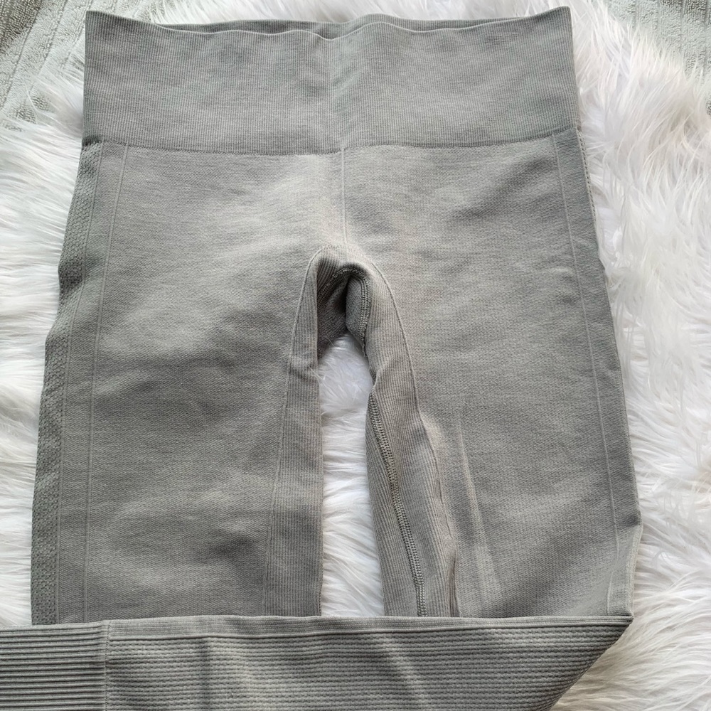 ❌SOLD❌ Lululemon Ebb to Street Pant 6 Gray - Picture 5 of 8